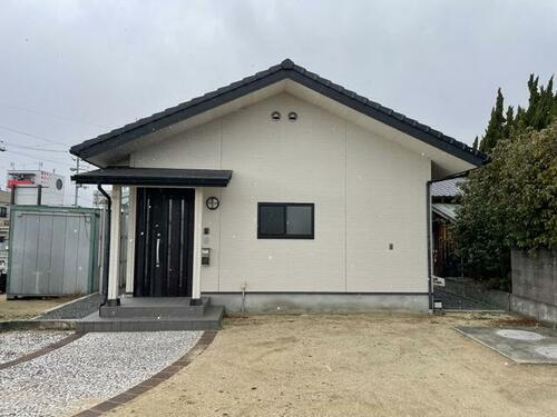 三豊市豊中町本山　交差点角の平家