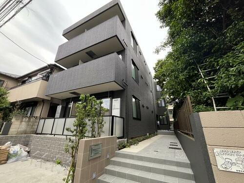 東京都板橋区弥生町 3階建