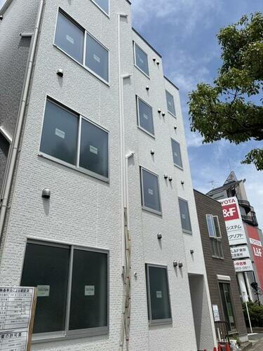 東京都足立区島根３丁目 4階建 