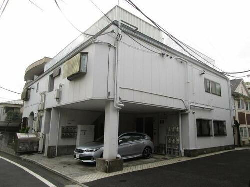 東京都品川区大井４丁目 3階建