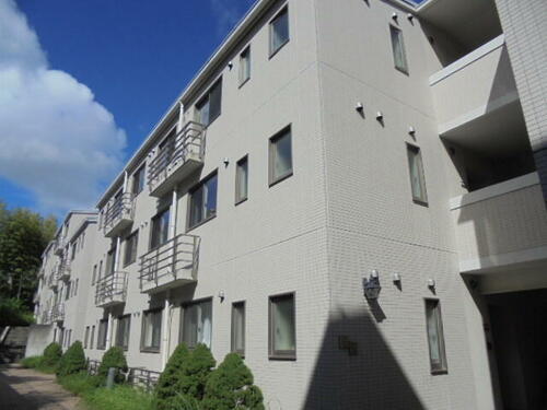 ＫＥＮＺＯ　ＨＡＵＳ　ｙｏｋｏｄａｉ 3階建