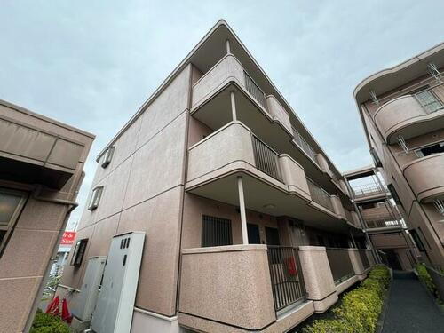 ランドロードＵ　Ａ棟 3階建