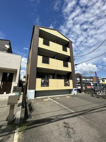 コーポイーストライト 3階建