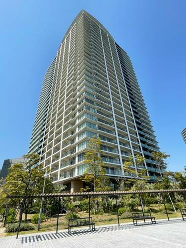 ベイズタワー＆ガーデン 地上32階地下1階建