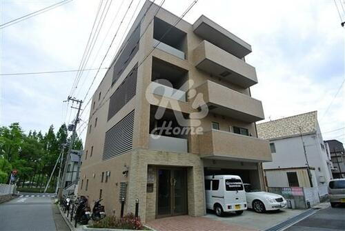 アペゼ・フィネス 4階建
