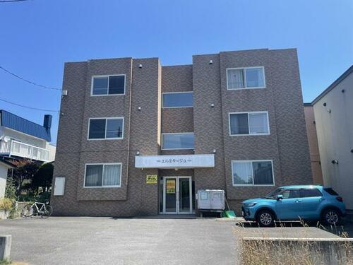 北海道江別市文京台 3階建