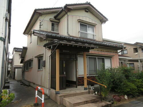 富山県富山市蓮町３丁目 2階建