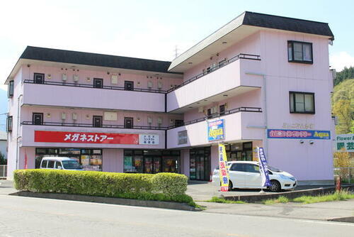 山梨県都留市四日市場 3階建