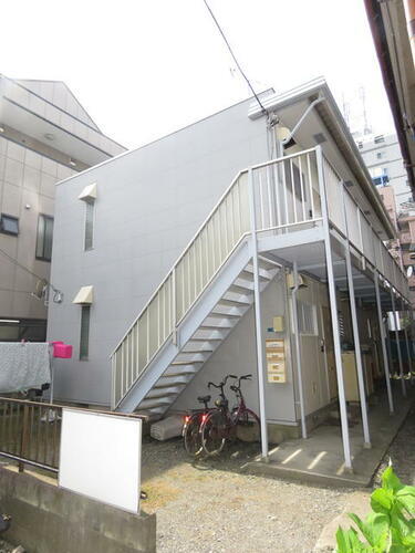 神奈川県川崎市川崎区渡田山王町 2階建