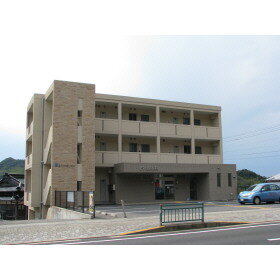 長崎県長崎市上戸町１丁目 地上3階地下1階建 築19年10ヶ月