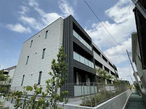 埼玉県草加市西町 3階建 