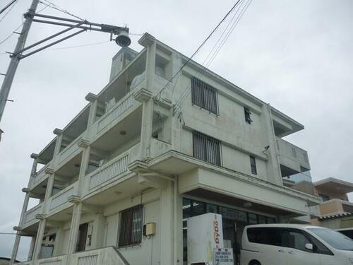 沖縄県那覇市首里鳥堀町５丁目 築34年12ヶ月 3階建