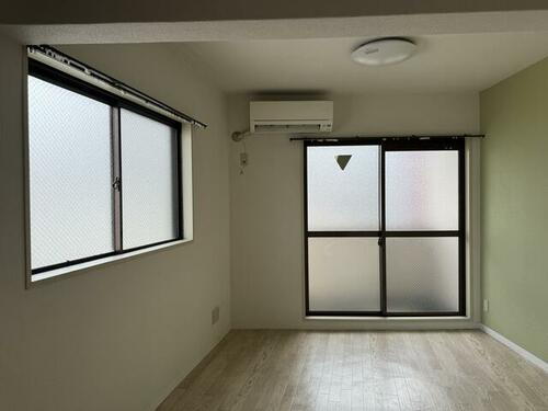 東京都世田谷区中町３丁目 築38年4ヶ月 4階建