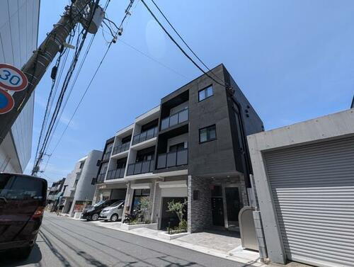 楽器の演奏もＯＫ　昨年完成の築浅マンション 地上3階地下1階建