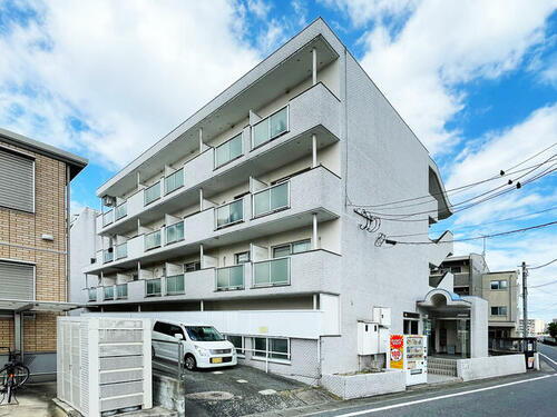 アドバンス九産大駅前 4階建