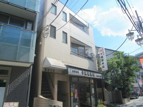 東京都世田谷区経堂２丁目 3階建