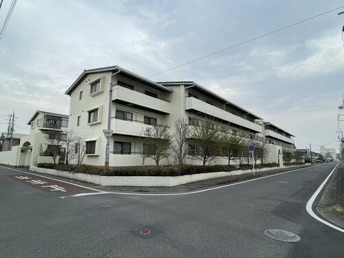 群馬県高崎市下小鳥町 築30年12ヶ月 3階建