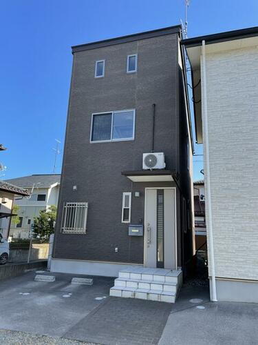 カポック・ハイツ 2階建