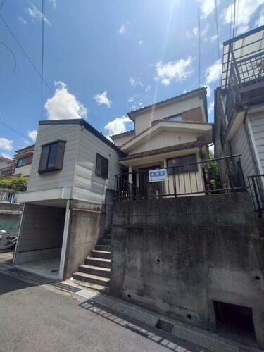 大阪府和泉市王子町 2階建