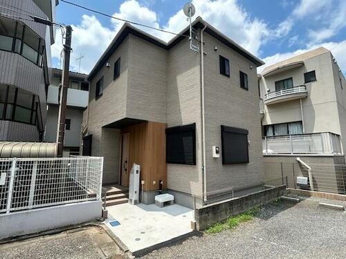 東京都板橋区成増１丁目 2階建