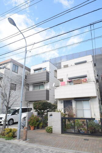 東京都北区王子本町１丁目 3階建