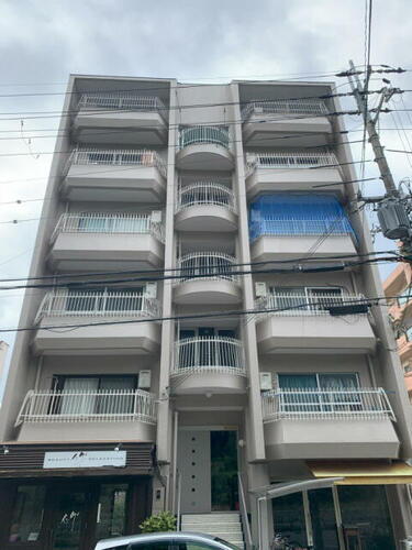 京都府京都市北区上賀茂朝露ケ原町 6階建