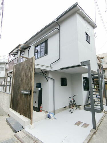 東京都世田谷区太子堂４丁目 2階建