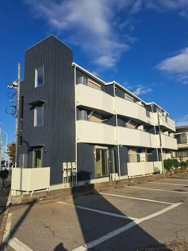 千葉県柏市あけぼの２丁目  3階建