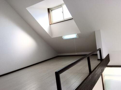 東京都新宿区北新宿３丁目 築37年1ヶ月 2階建