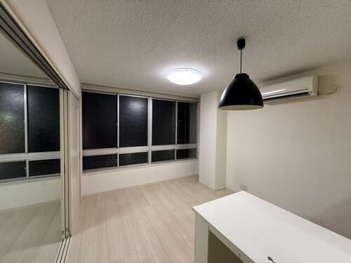 高知県高知市知寄町１丁目 築49年3ヶ月 6階建