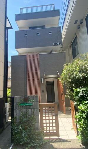 東京都足立区千住河原町 築37年8ヶ月 3階建