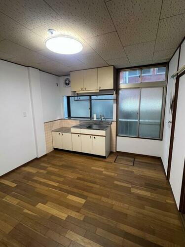 福岡県北九州市八幡西区熊西１丁目 築46年9ヶ月 4階建