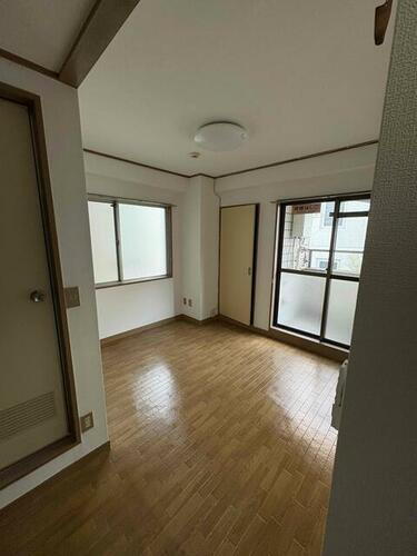 東京都品川区西五反田４丁目 3階建 築39年10ヶ月