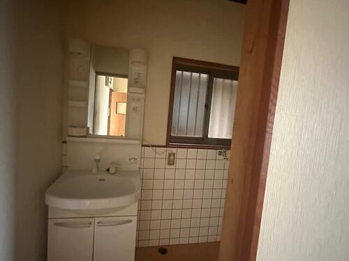 高知県高知市一宮中町３丁目 2階建 築42年1ヶ月