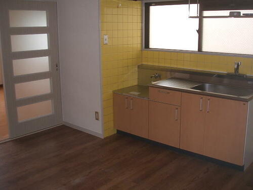 愛知県名古屋市守山区大永寺町 3階建 築37年10ヶ月