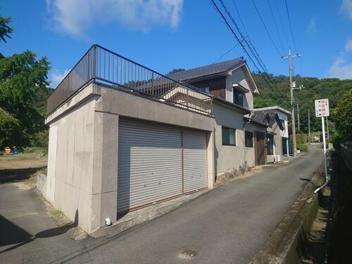 岡山県浅口郡里庄町大字里見 築66年1ヶ月 2階建