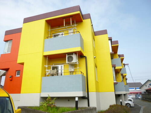 神奈川県伊勢原市白根 賃貸マンション