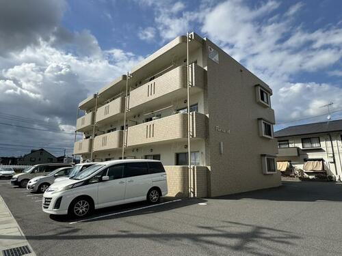 岡山県総社市清音柿木 3階建 築10年12ヶ月