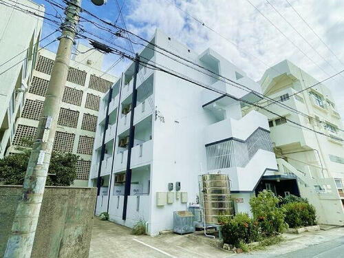 沖縄県那覇市壺屋２丁目 4階建 築9年2ヶ月
