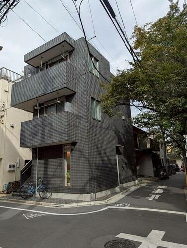 東京都中野区野方６丁目 3階建 築2年10ヶ月