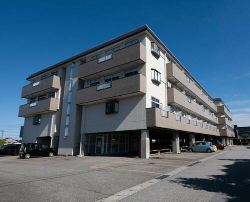富山県滑川市田中新町 4階建 築35年5ヶ月