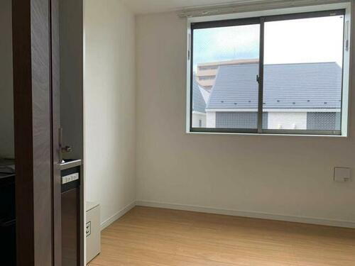 東京都新宿区中落合３丁目 3階建 築6年6ヶ月