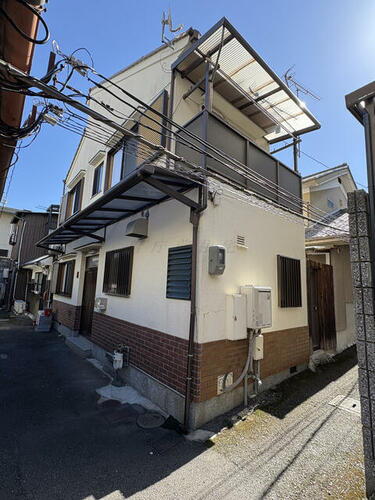 御所西エリアの静かな小路に佇む２階建の角家（四町目）