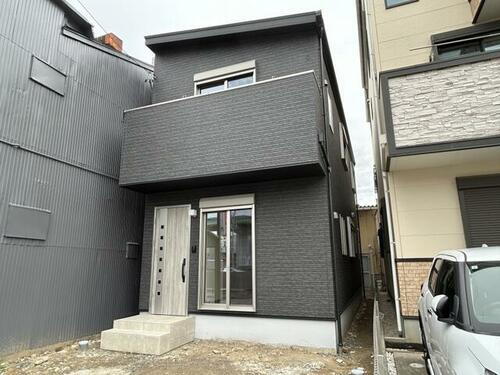 愛知県名古屋市瑞穂区苗代町  2階建