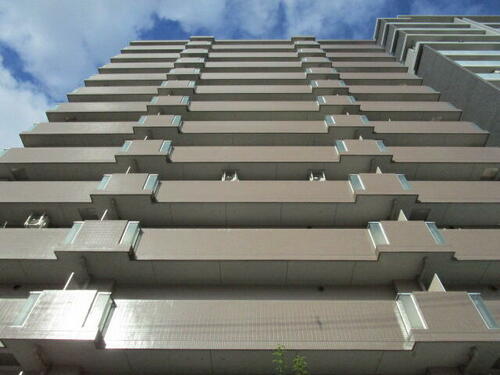 大阪府大阪市浪速区稲荷１丁目 13階建 築28年4ヶ月