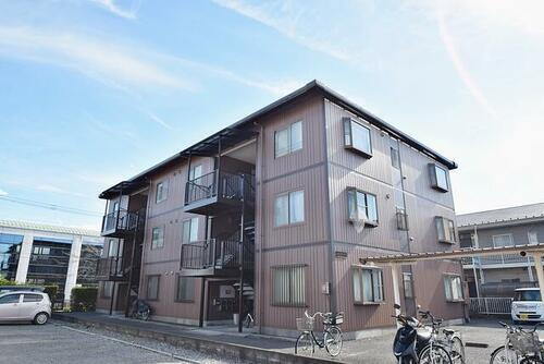 埼玉県越谷市蒲生２丁目 築32年8ヶ月 3階建