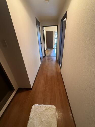 ユトリロ市場台