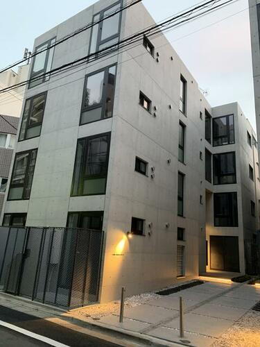 東京都豊島区南池袋１丁目 築5年2ヶ月 4階建