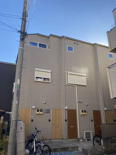 東京都足立区東和４丁目 築8年6ヶ月 3階建