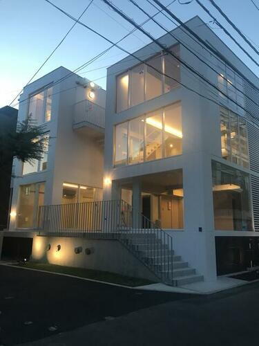 東京都目黒区目黒１丁目 築5年5ヶ月 地上3階地下1階建